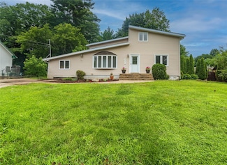 5 Laurie Ln, Newburgh, NY 12550