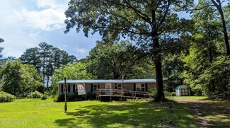 1050 Streets Ferry Rd, Vanceboro, NC 28586