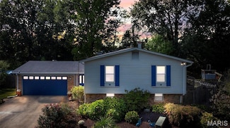 13 W Douglas Dr, Saint Peters, MO 63376