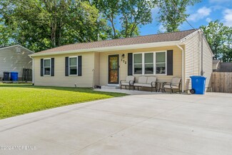 172 Stowaway Rd, Manahawkin, NJ 08050