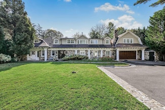 1054 Plandome Rd, Manhasset, NY 11030