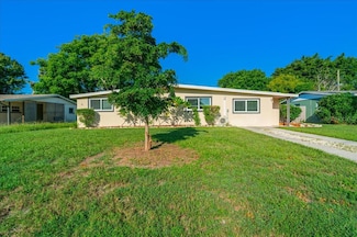 2714 21st St W, Bradenton, FL 34205