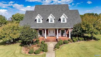 444 Turnberry Ln, Albertville, AL 35951