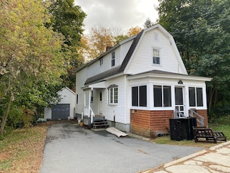 29 Coolidge Rd, Springfield, VT 05156