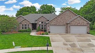 144 Walden Dr, Glen Carbon, IL 62034