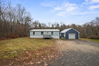 32 Old Pine Hill Rd, Berwick, ME 03901