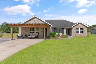 457 Hawks Landing Dr, Waynesville, GA 31566