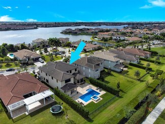 8774 S Miralago Way, Pompano Beach, FL 33076