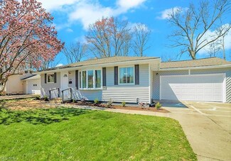 6664 Crestwood Ln, Olmsted Falls, OH 44138