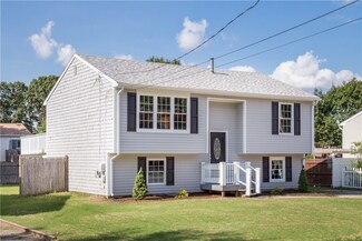 29 Noyes St, Warwick, RI 02886