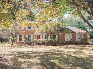 2673 Balmoral Ct, Ann Arbor, MI 48103