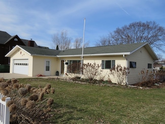 307 Mill St, Fox Lake, WI 53933