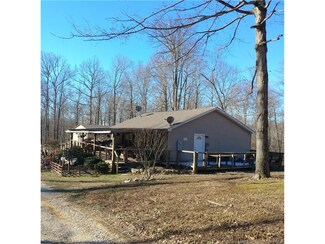 10136 Lambs Ridge Rd SE, Elizabeth, IN 47117
