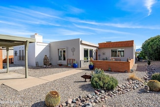 276 N Camino Del Vate, Green Valley, AZ 85614