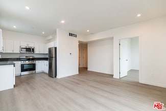 1227 N Berendo St Unit 401, Los Angeles, CA 90029