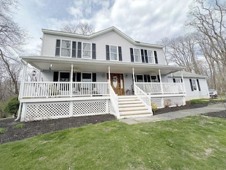 98 Mill Rd, Red Hook, NY 12571