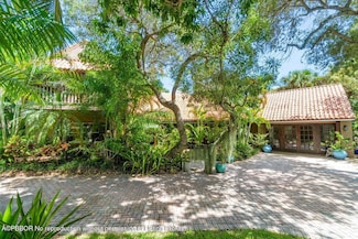 805 Pelican Ln, Lantana, FL 33462