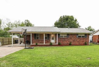 1305 Magnolia Ave, Walnut Ridge, AR 72476