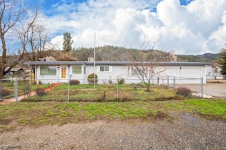 260 W 5th Ave, Kettle Falls, WA 99141
