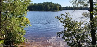 3-5 Lakeshore Dr, Lakehurst, NJ 08733