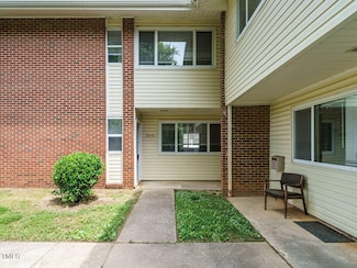 2316 Champion Ct, Raleigh, NC 27606