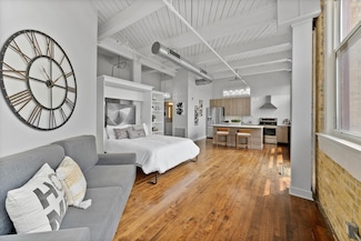 215 W Maple St Unit 607, Milwaukee, WI 53204