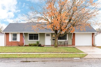 902 Leatherwood Dr, New Carlisle, OH 45344