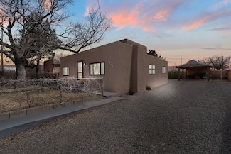 1307 Camino Sierra Vista, Santa Fe, NM 87505
