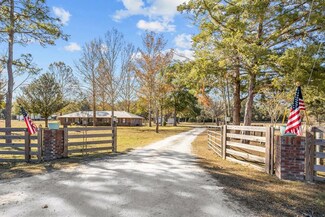 17590 NW 71st Ave, Trenton, FL 32693