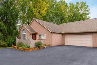 6069 Blendon Chase Dr, Westerville, OH 43081