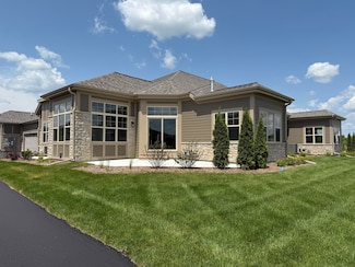 309 Standing Stone Dr Unit 23-64, Waukesha, WI 53189