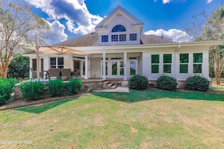 311 Red Fox Run Dr, Wallace, NC 28466