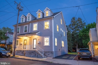 47 Swan St, Lambertville, NJ 08530