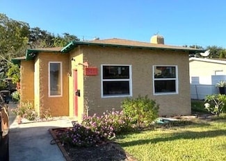 521 E Lakewood Rd, West Palm Beach, FL 33405