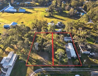 1611 Thrush Dr, Zephyrhills, FL 33540