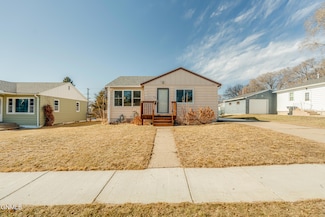 528 N 24th St, Bismarck, ND 58501