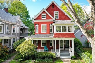 24 Fairfield Ave, Holyoke, MA 01040