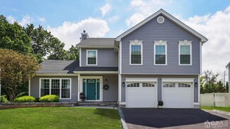 7 N John St, Fords, NJ 08863