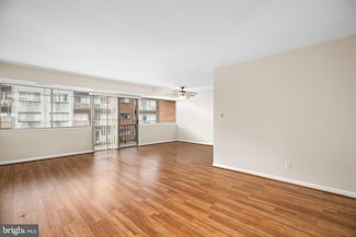 401 N Armistead St Unit 309, Alexandria, VA 22312