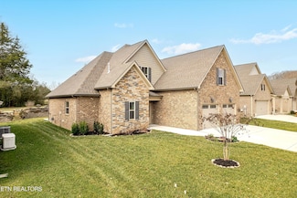 282 Chimney Rock Dr, Lenoir City, TN 37771