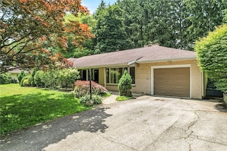 120 Maple Dr, Hermitage, PA 16148