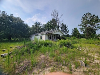 1381 Gausetown Rd, Kingstree, SC 29556