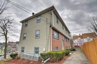 30 Trull St Unit 4, Boston, MA 02125