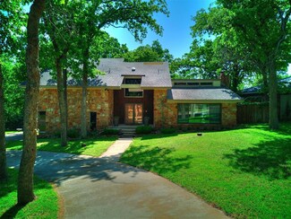 1900 Blue Jay Ct, Edmond, OK 73034