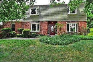 29 Sugar Maple Ln, Lafayette Hill, PA 19444