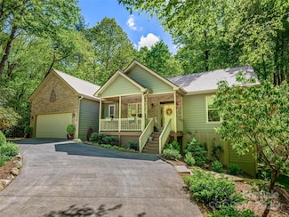 977 Salola Ln, Brevard, NC 28712
