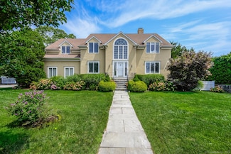 142 Downs Ave, Stamford, CT 06902