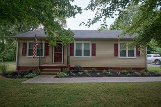 5124 Pineywoods Rd, Adams, TN 37010