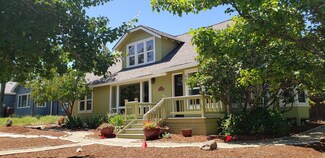 983 Oak St, Ashland, OR 97520