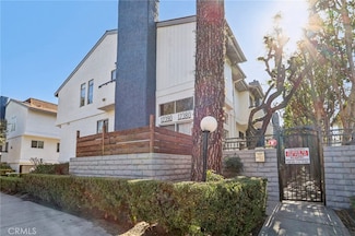 12390 Chandler Blvd Unit J, Valley Village, CA 91607